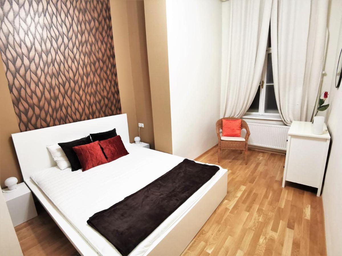בודפשט Orangehomes Kalvin Sq 2 Bedroom Apartment מראה חיצוני תמונה