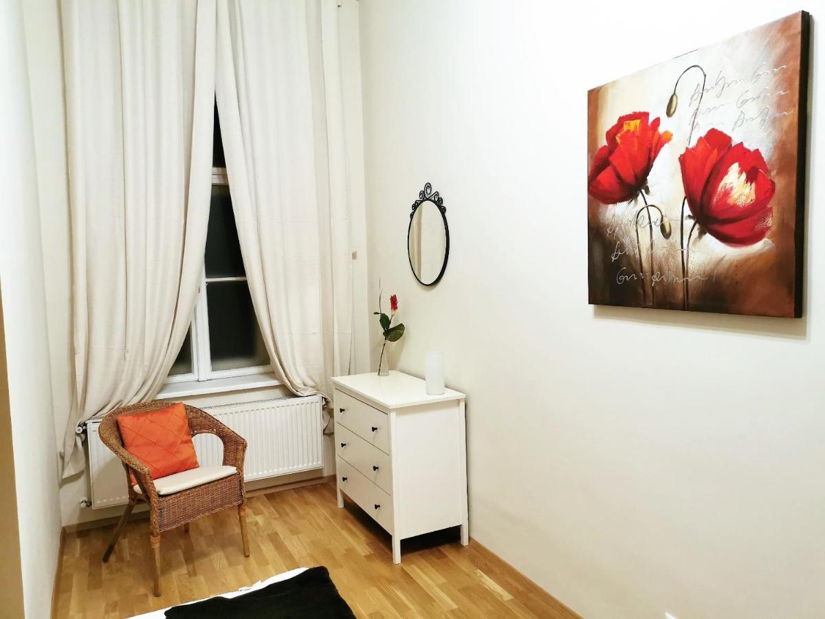 בודפשט Orangehomes Kalvin Sq 2 Bedroom Apartment מראה חיצוני תמונה