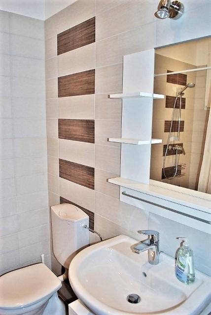 בודפשט Orangehomes Kalvin Sq 2 Bedroom Apartment מראה חיצוני תמונה
