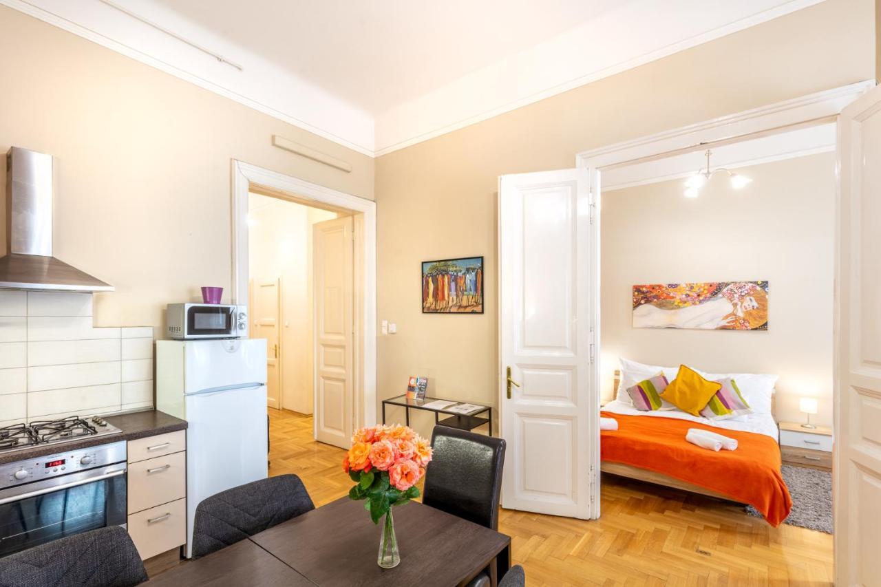 בודפשט Orangehomes Kalvin Sq 2 Bedroom Apartment מראה חיצוני תמונה