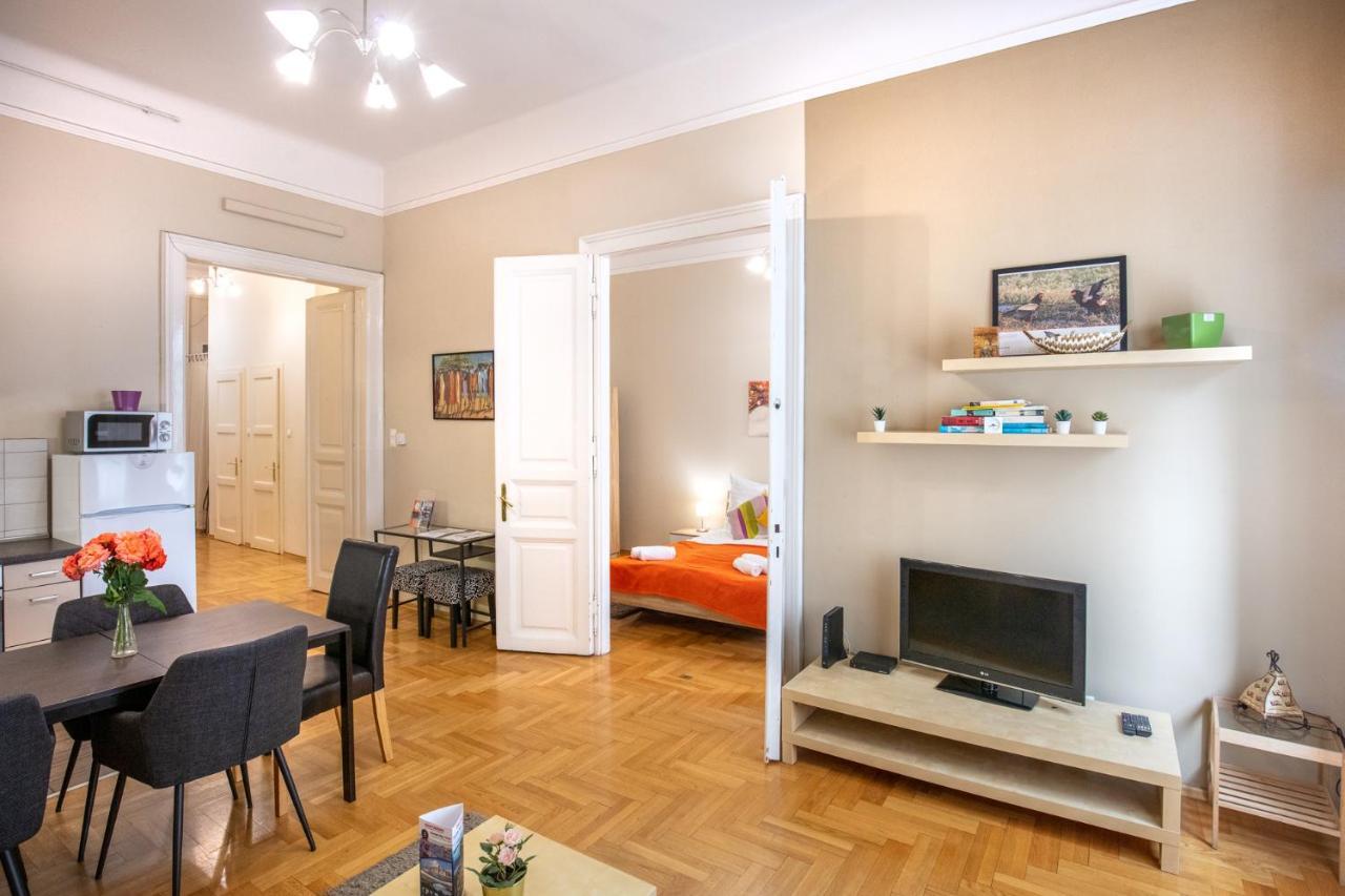 בודפשט Orangehomes Kalvin Sq 2 Bedroom Apartment מראה חיצוני תמונה
